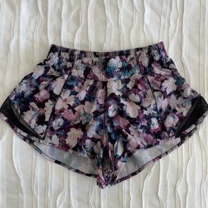 Lululemon shorts size 4